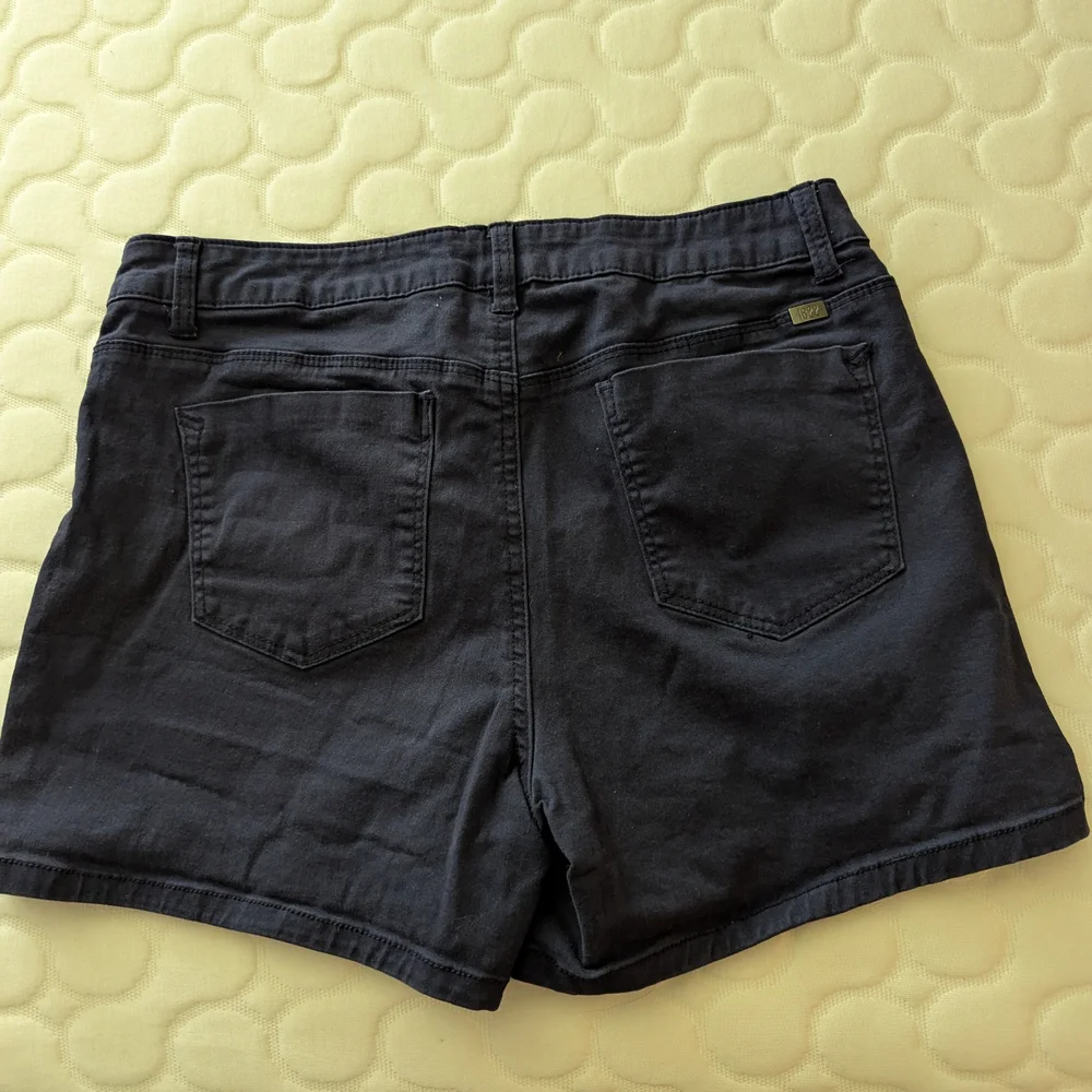 Women's Dark Gray Shorts Sz 12 - Picture 3 of 8
